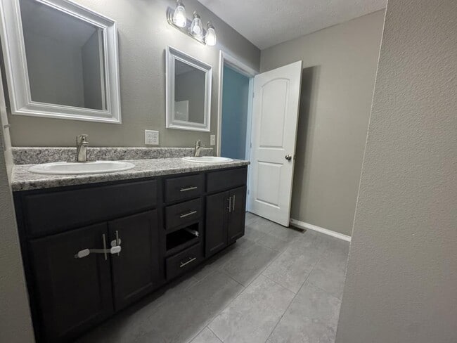 Photo - 5849 Geranium Ln