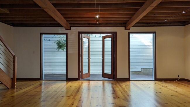 Photo - 1658 Filbert St