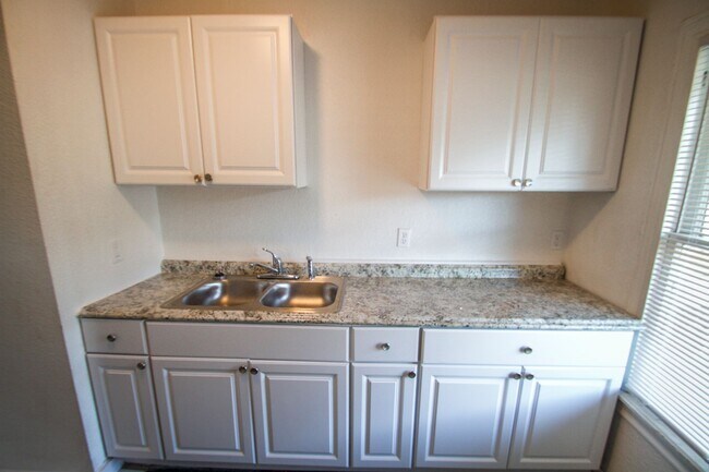 Photo - 928 Poinsettia St Unit 928 Poinsettia