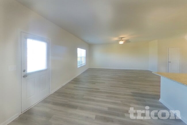 Photo - 118 Avondale Blvd SE