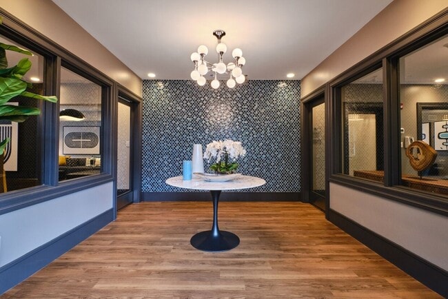 Interior Photo - Everbend Rental