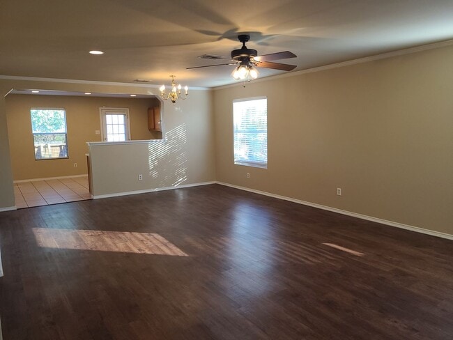 Photo - 3 Bedroom With Large Yard