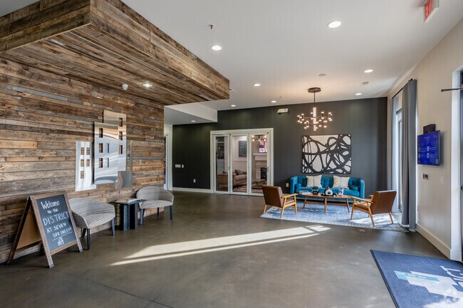 Oficina de arrendamiento - District at Seven Springs