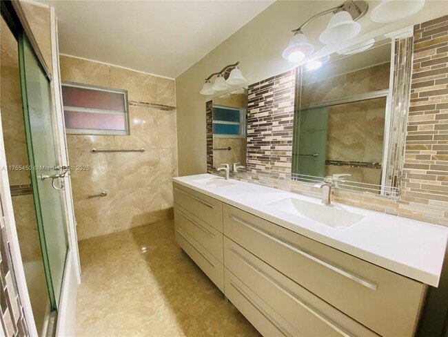 Photo - 1610 SW 3rd Ave