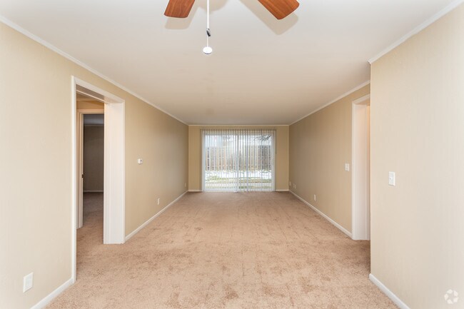 1BR, 1BA - 720 SF