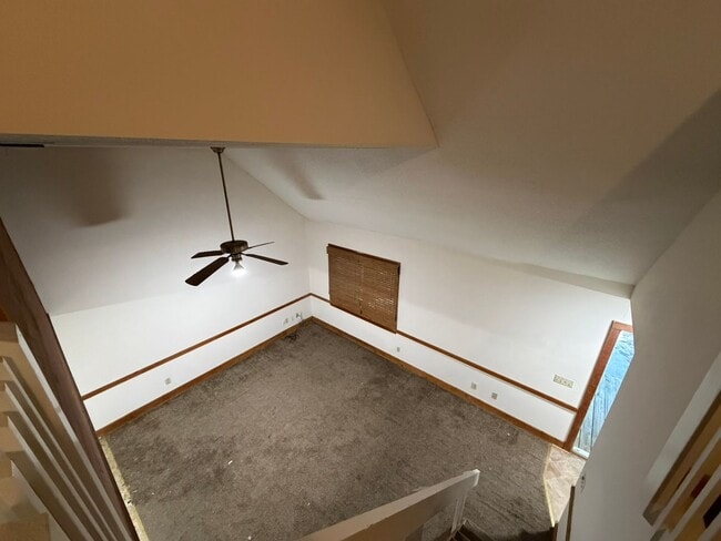 Photo - 303 Steppingstone Ct