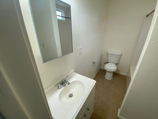 Photo - 421 E Mill St