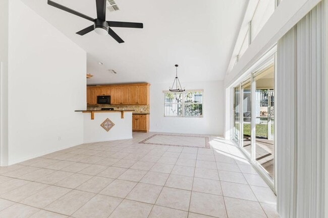 Photo - 9841 Las Casas Dr