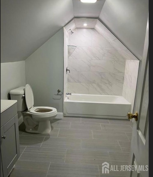 Photo - 1061 King Georges Post Rd