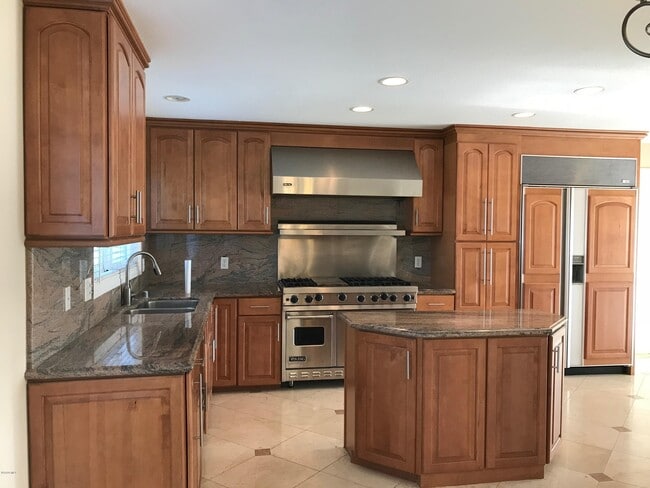 Building Photo - 169 Cathy Dr