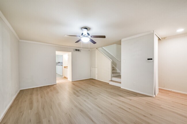 Photo - 5917 Fairdale Ln Unit 10