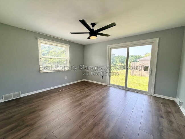 Photo - 7802 Noblestown Rd