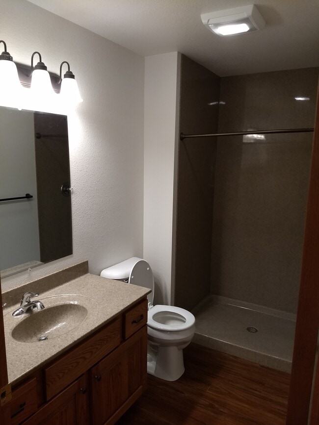 Photo - 815 W Benjamin Ave
