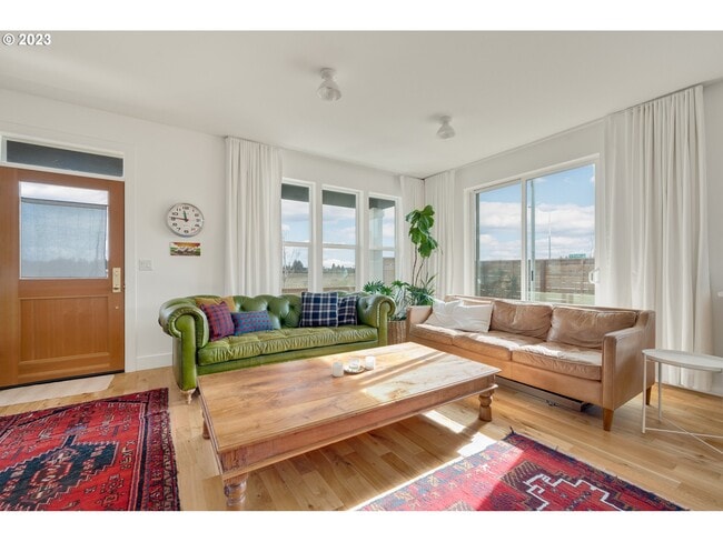 Photo - 3593 NE McDonald Ln