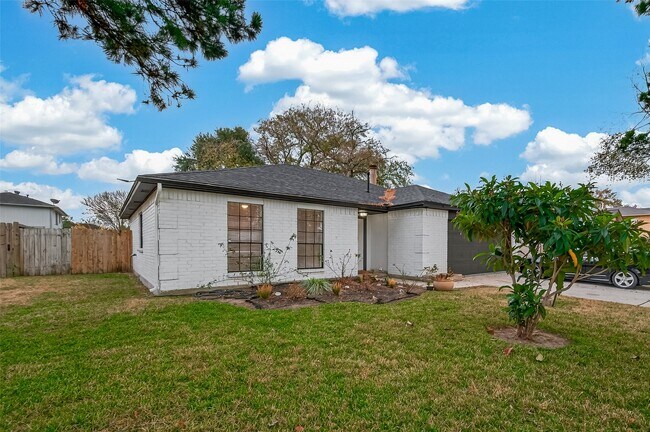 Photo - 614 Northaire Dr