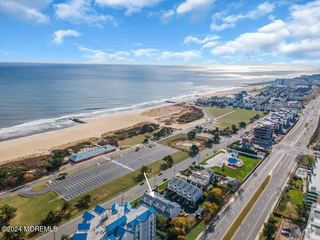 Building Photo - 280 Ocean Blvd N Unit B2 Rental