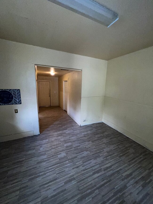 Photo - 2549 Quinton St