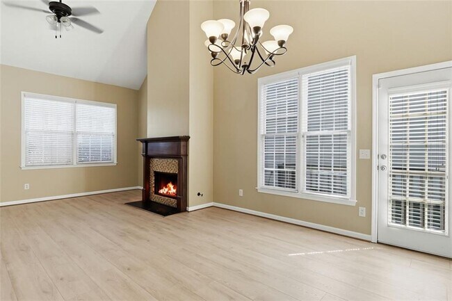 Photo - 726 Gardenside Cir SE