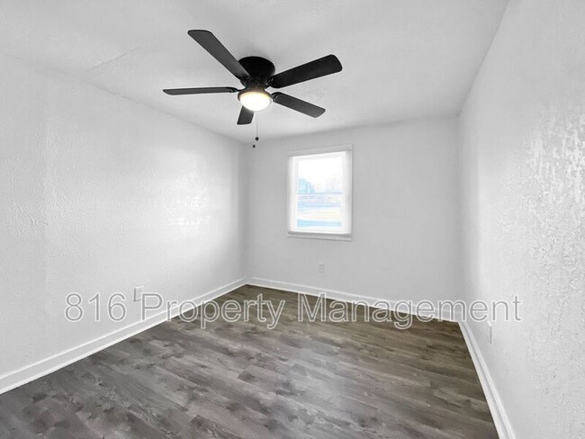 Photo - 4802 Locust Ave