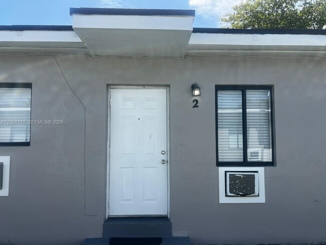2081 NW 30th St Unidad 4