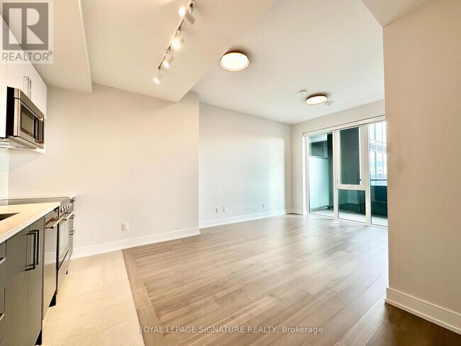 Photo - 664 Spadina Ave. Unit 501