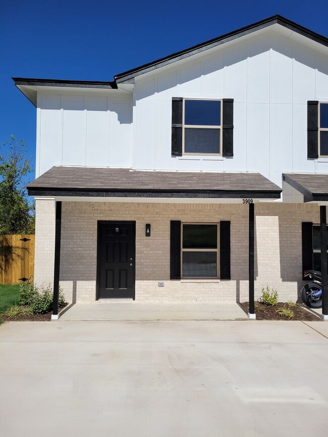 Building Photo - 3909 Turner Ave Unit A