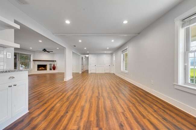 Photo - 215 Perryman Rd