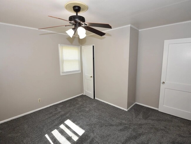 Photo - 821 W Purtscher Dr