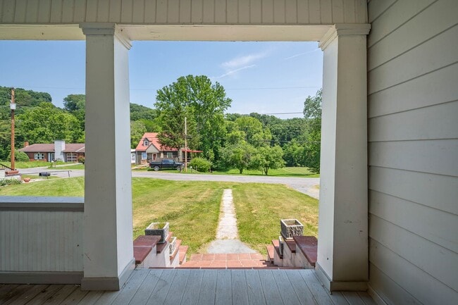 Photo - 4 bedroom home in Rich Creek!