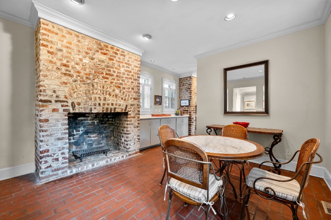69 Anson St