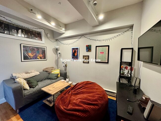 Photo - 12 Stoneholm St Unit 619R