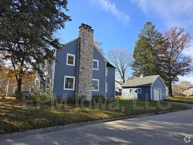 Building Photo - 817 3rd Ave NE Rental