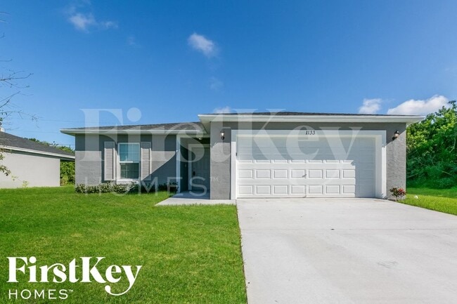 Building Photo - 1133 SW Eleuthera Ave