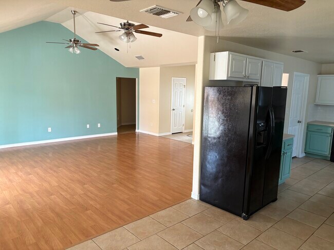 Photo - 211 Alyssa Dr