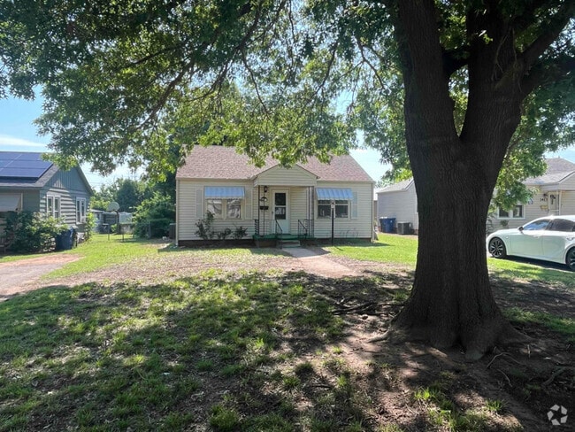 Building Photo - 1409 S 20th St Rental