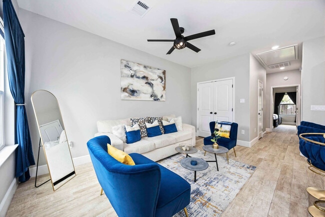 Photo - 8138 Bassett St Unidad ID1257505P