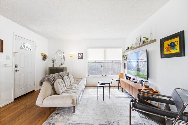 Photo - 3 Bedroom/1.5 Bath Wilshire Terrace