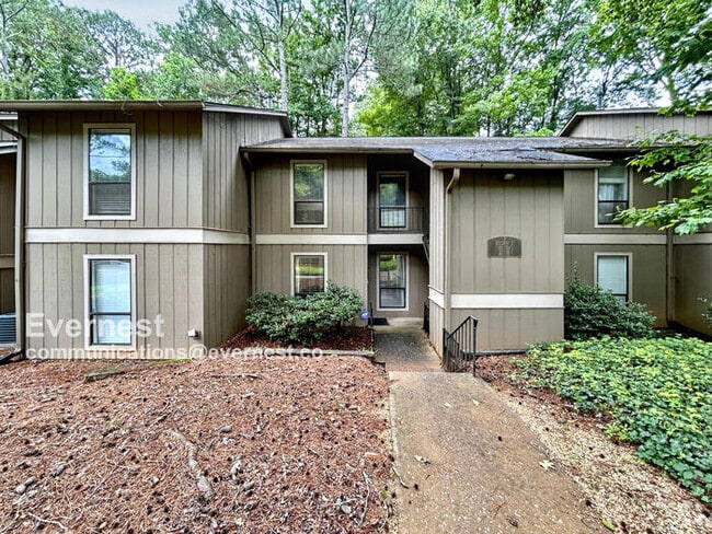 Building Photo - 8740 Roswell Rd Unit 2E Rental