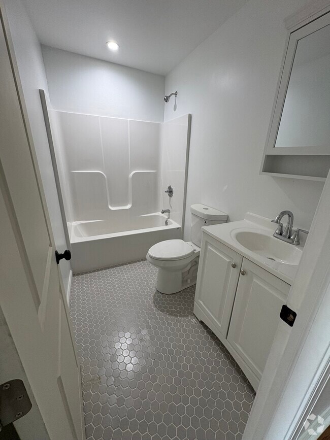 Building Photo - 7111 Clover Ln Rental