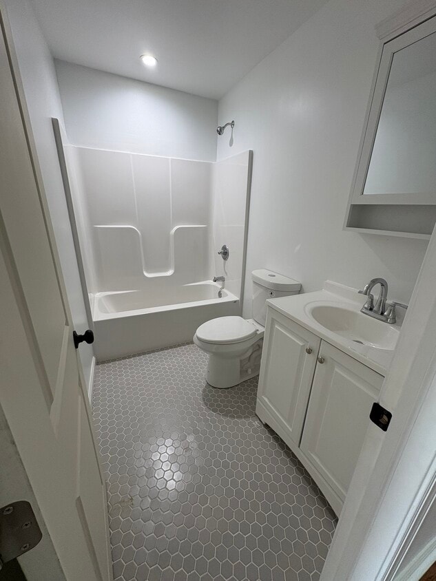 Bathroom - 7111 Clover Ln (Upper Darby, PA)