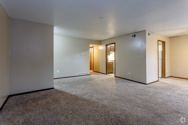 2BR, 1BA - 1000 SF