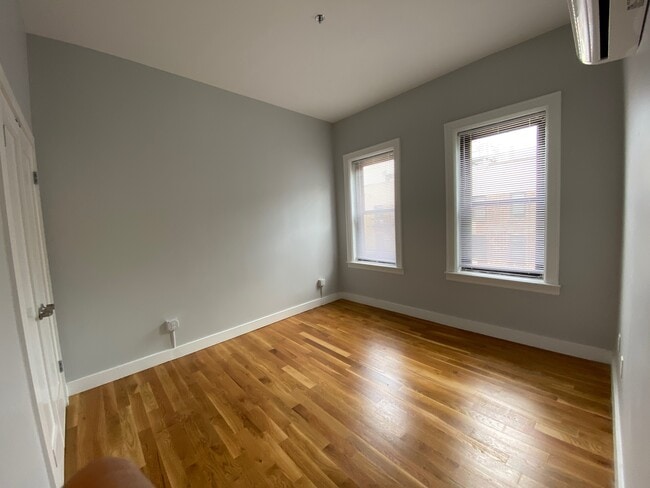 Photo - 2040 Kennedy