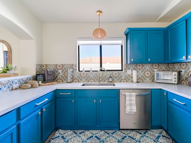 Cocina - 13416 Cholla Dr