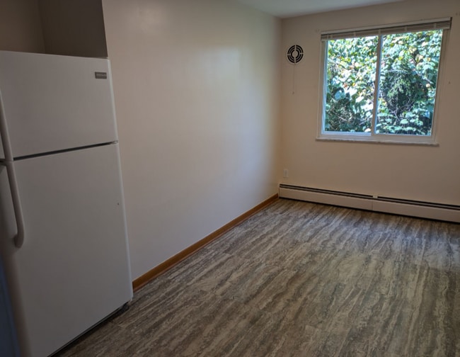 Photo - 3553 W Galbraith Rd Unit Apartment 4