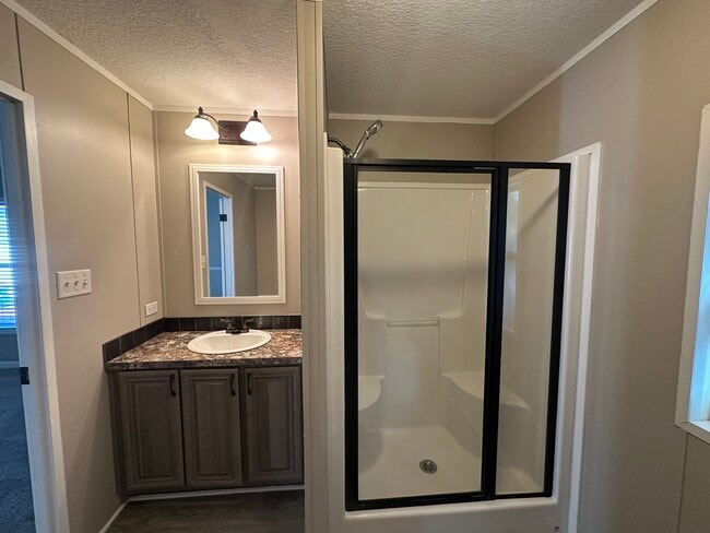 Photo - 1629 Jarrard Way