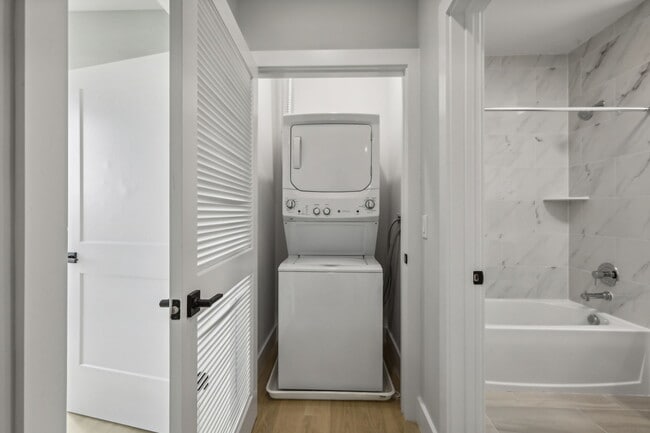 Photo - Olea by Gomes