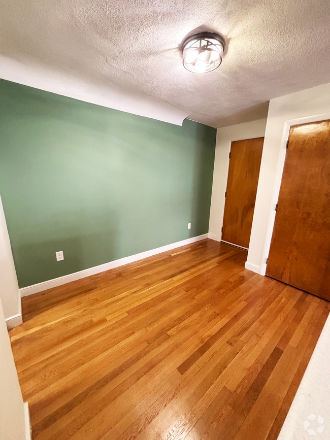 Building Photo - 7 Commonwealth Ct Unit 5 Rental