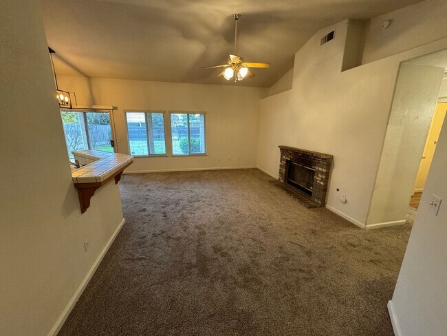 Photo - 1281 Howard St