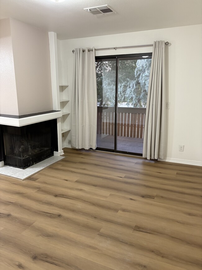 Building Photo - 6918 S Countrywoods Cir Unit 29H Rental