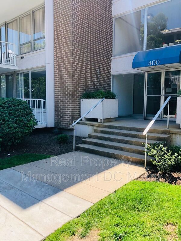 Building Photo - 400 O St SW Unit SW #104